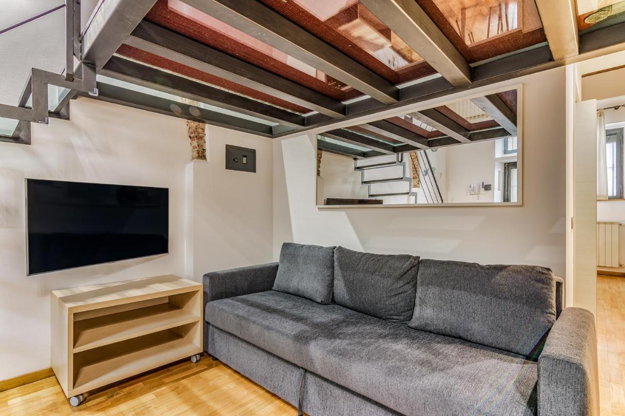 Ferrari Apartment Милано Екстериор снимка